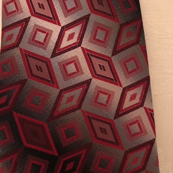 5 great ties incl Pierre Cardin & Perry Ellis, nice variety (OLCC) - Picture 10 of 12